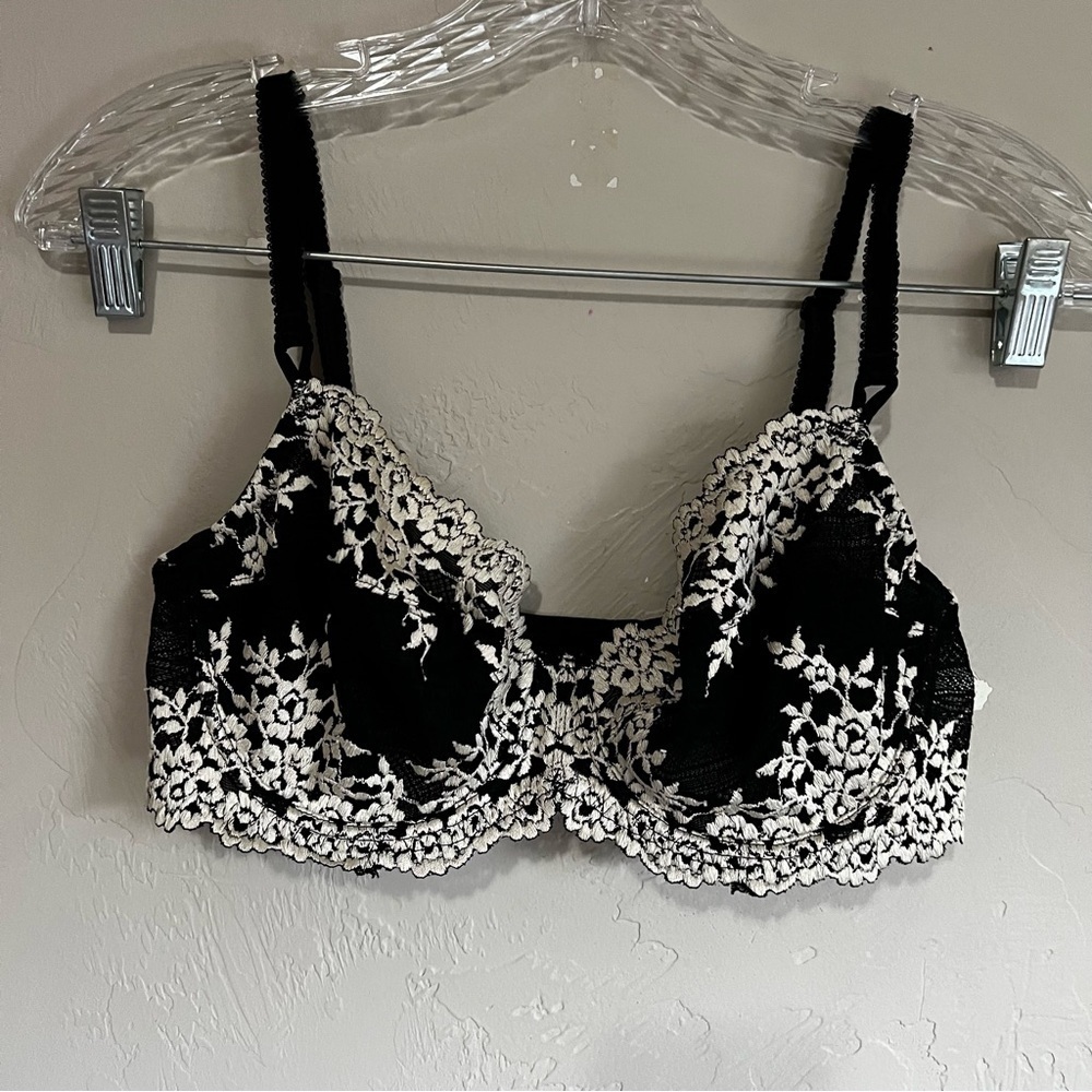 Wacoal Embrace Lace‎ Underwire Black/Cream Bra - Picture 4 of 8